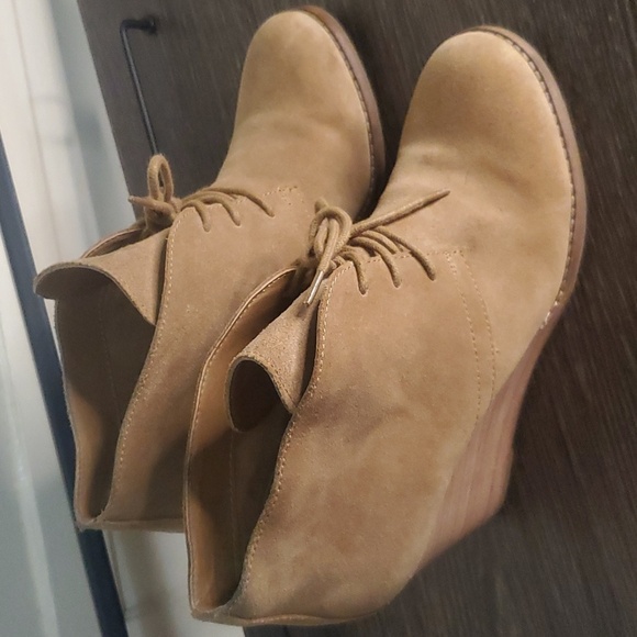 Lucky Brand Lace Up camel Leather Suede Heeled Ankle Bootie Size 8 - Picture 2 of 10